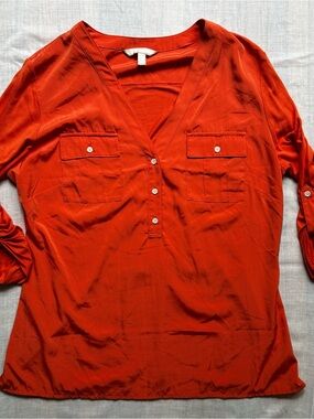Banana Republic Women’s V-Neck Button Front Pocket Blouse